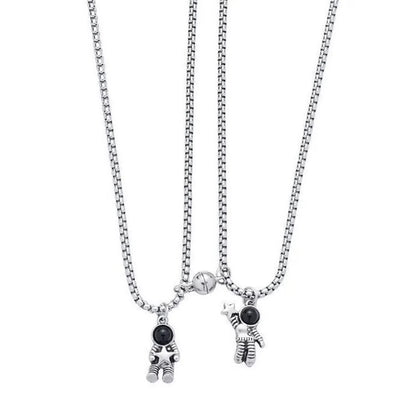 2Pcs Astronaut Couple Necklace Love Magnet Attraction Pendant Astronaut Men and Women Pair Star Astronaut Love Chain